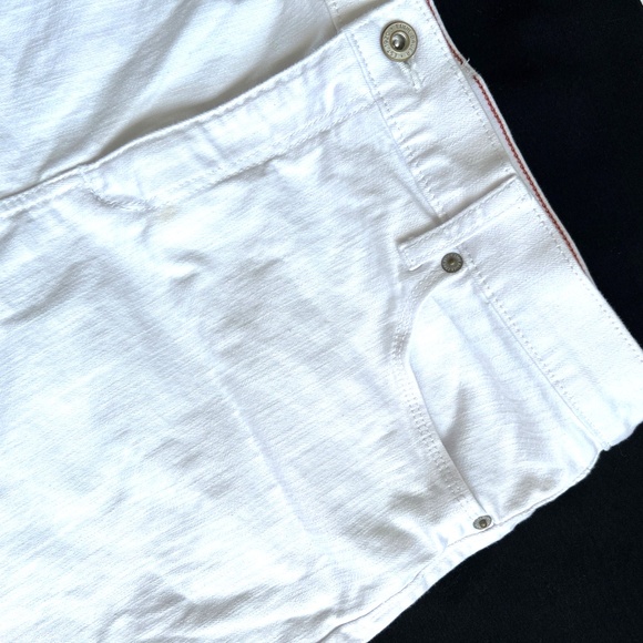 Eddie Bauer Shorts Boyfriend Mid Rise White Denim Casual Stretch Cuffed Size 14 - Picture 2 of 8